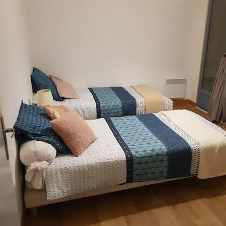 2 Chambres, Grand T3, Ideal Location Διαμέρισμα *